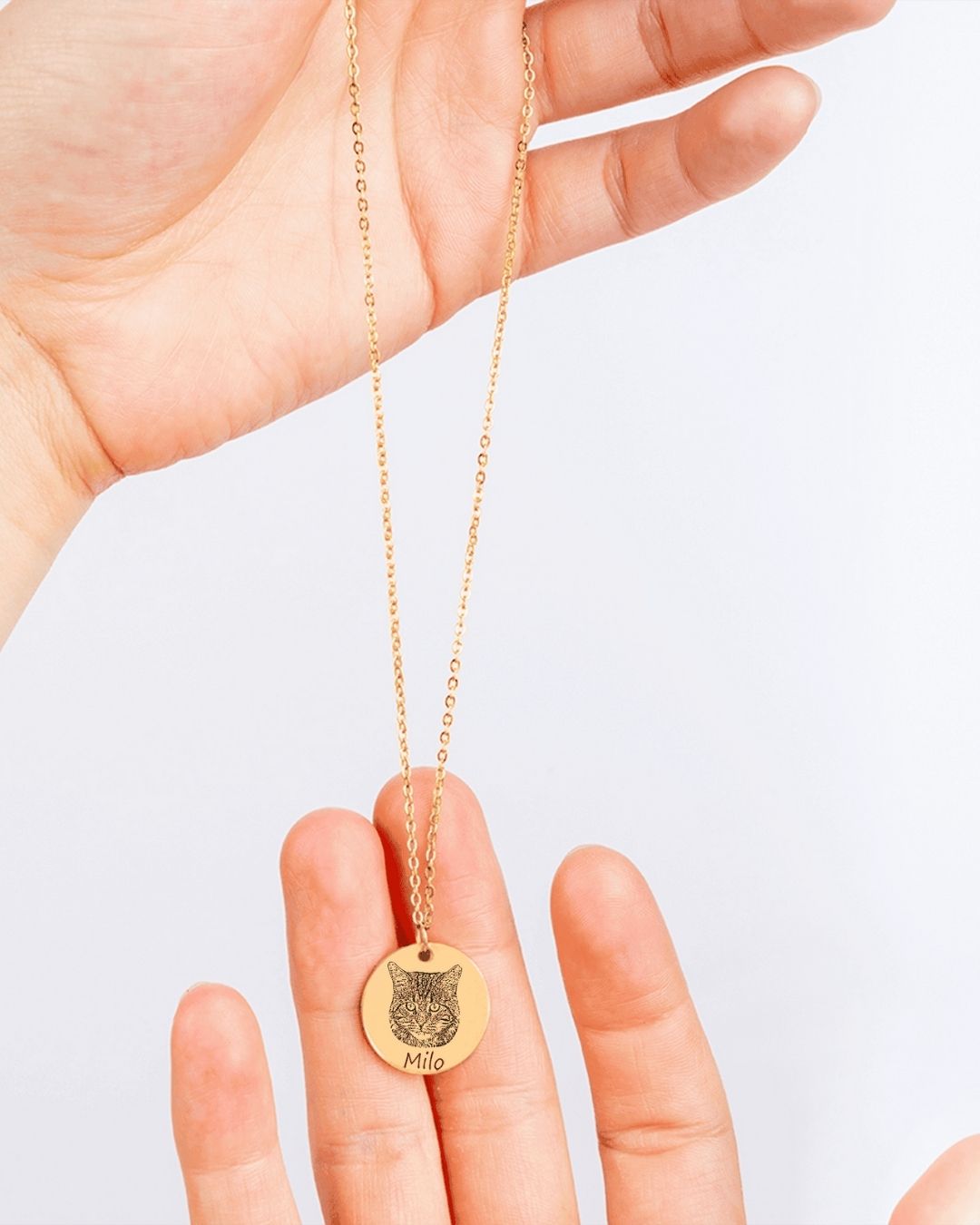 Pet Portrait Necklace Circle – Personalized Engraving with Your Photo